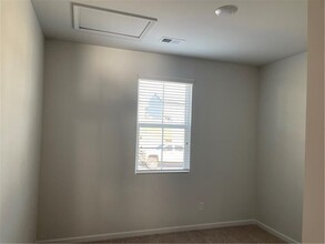 240 Summerwood Ln in Dawsonville, GA - Foto de edificio - Building Photo