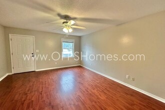 145 4th Ave in Shalimar, FL - Building Photo - Building Photo