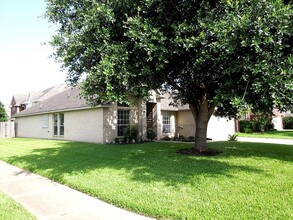 11523 Glen Lake Dr in Sugar Land, TX - Building Photo - Building Photo