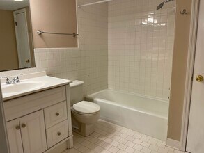 2044 Montreat Cir, Unit 2044 A Montreat Circle in Vestavia Hills, AL - Building Photo - Building Photo