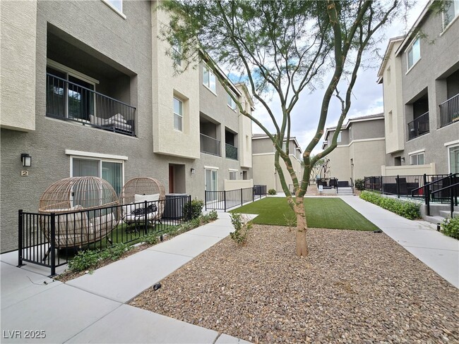 2843 Kona Blue Ln in Las Vegas, NV - Building Photo - Building Photo