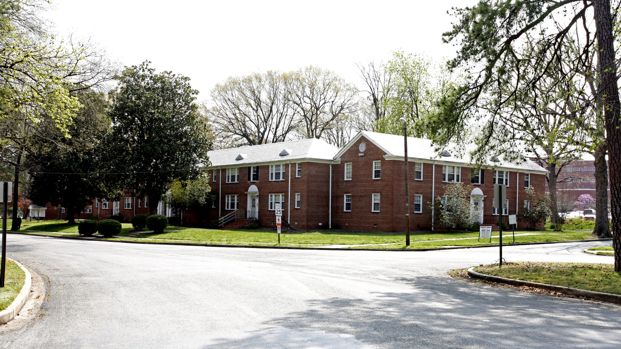 McGuire Park Apartments in Richmond, VA - Building Photo