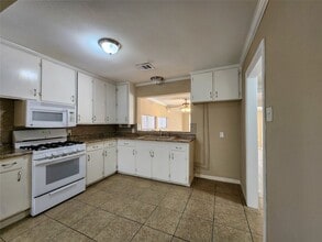 1013 14th Ave N in Texas City, TX - Building Photo - Building Photo