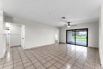 9454 Sterling Dr in Cutler Bay, FL - Building Photo - Building Photo