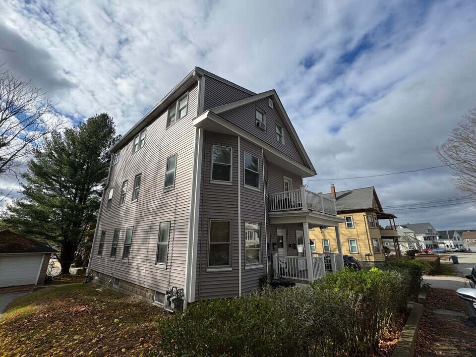 41 Thorndike Rd, Unit 3 in North Andover, MA - Foto de edificio