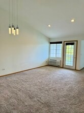 1580 McClure Rd in Aurora, IL - Building Photo - Building Photo