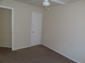 1546 Stone Vlg Dr in Brookshire, TX - Building Photo - Building Photo