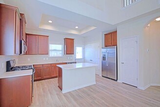 125 Mayney Ln. in Andice, TX - Building Photo - Building Photo
