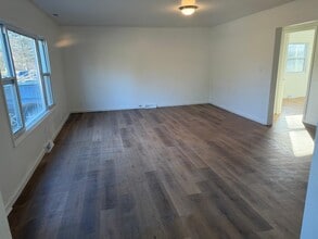 1665 Elaine Rd in Columbus, OH - Building Photo - Building Photo