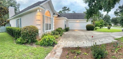 111 Hanging Moss Dr in St. Simons Island, GA - Building Photo - Building Photo