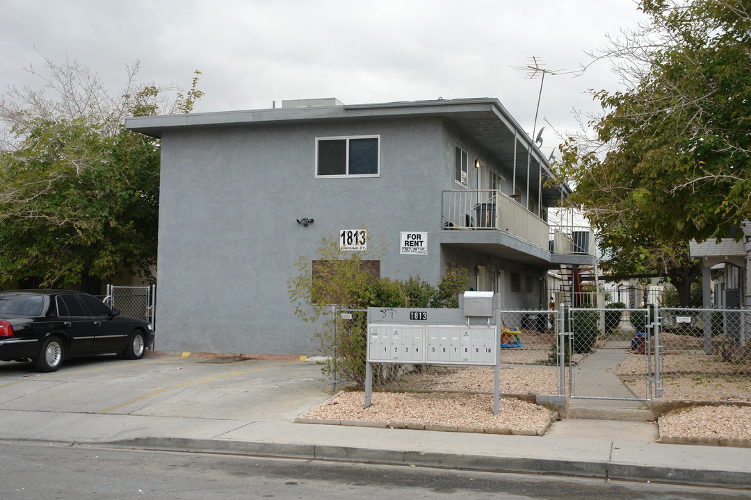 1813 Harding St in North Las Vegas, NV - Building Photo