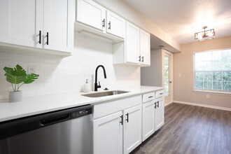 Woodland Heights Apartments in Kalamazoo, MI - Building Photo - Interior Photo