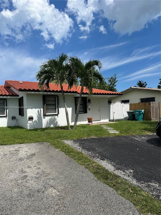 11915 NE 12th Ct in Biscayne Park, FL - Building Photo