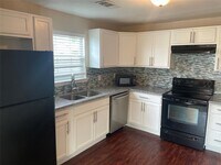 8209 Parnell St photo'