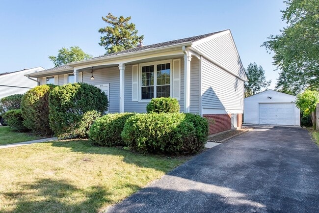2713 W Vermont Ave in Waukegan, IL - Building Photo - Building Photo