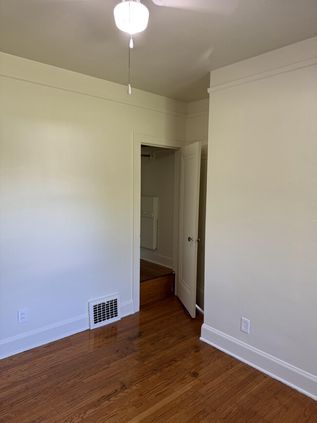 2510 Gibson St in Flint, MI - Building Photo - Building Photo