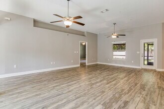 3111 Hickory St in Navarre, FL - Building Photo - Building Photo