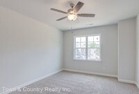 1057 N Main St photo'