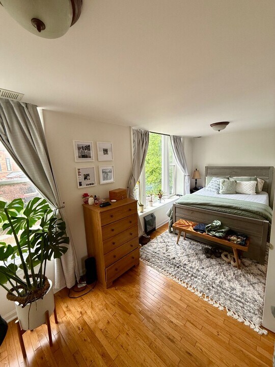 1455 W Henderson St in Chicago, IL - Building Photo