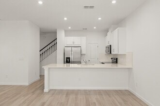1366 Tarflower Dr in Winter Springs, FL - Building Photo - Building Photo