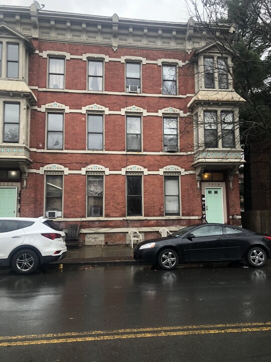 3216 6th Ave in Troy, NY - Building Photo