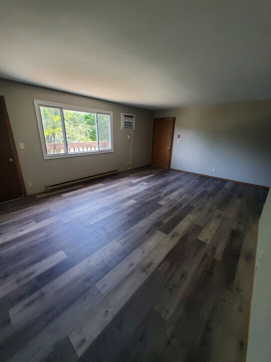 601 Hartridge Dr in Hartland, WI - Building Photo