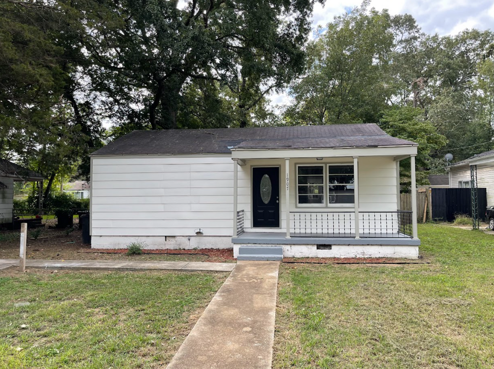 1907 7th St SE in Decatur, AL - Building Photo
