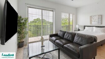 650 E Sycamore St in Denton, TX - Building Photo