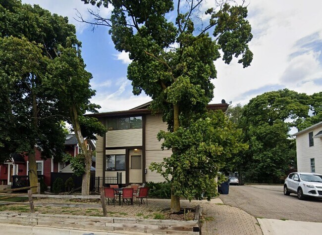 1425-1427 S State St in Ann Arbor, MI - Building Photo - Building Photo