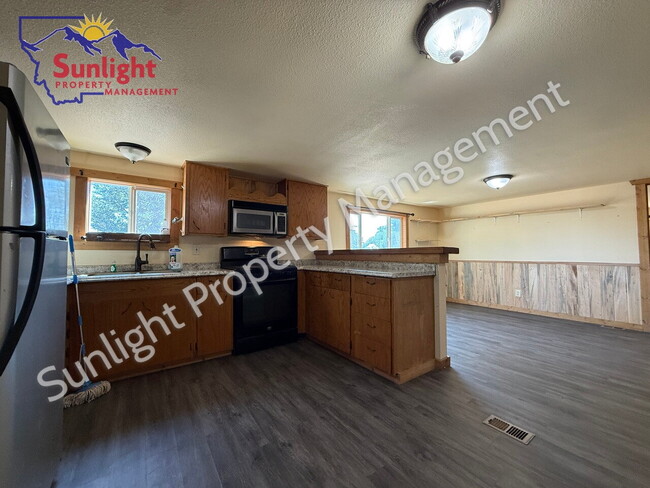 101 Bartlett Ave in Fromberg, MT - Building Photo - Building Photo