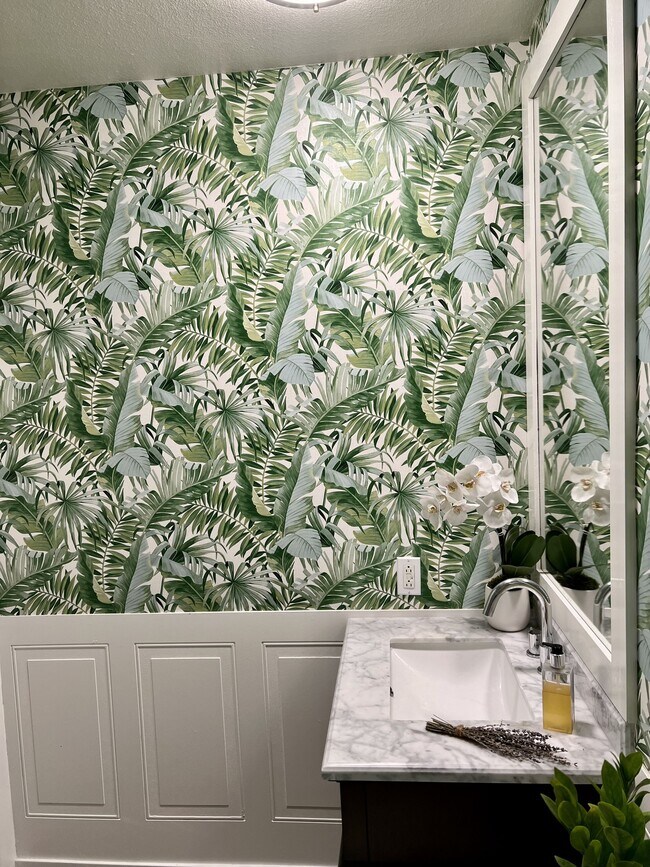 141 S Clark Dr in West Hollywood, CA - Building Photo - Building Photo