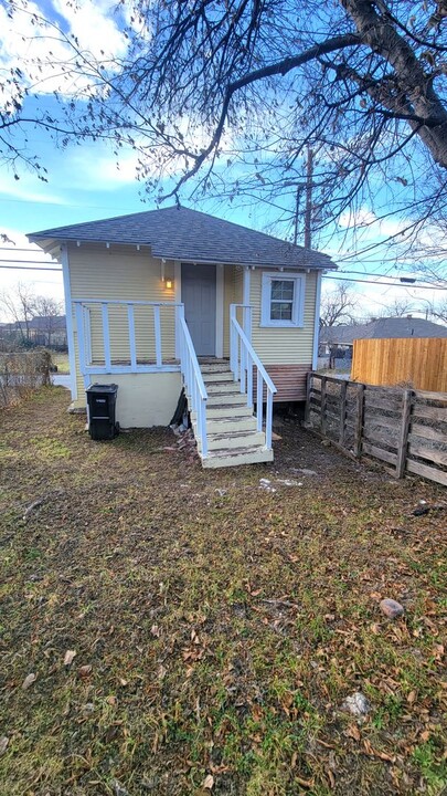 3001 Avenue C in Fort Worth, TX - Building Photo