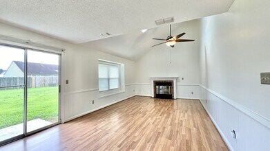 1311 Copper Stone Cir in Chesapeake, VA - Building Photo - Building Photo