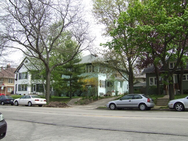 3030-3032 N Downer Ave, Unit Upper in Milwaukee, WI - Building Photo - Building Photo