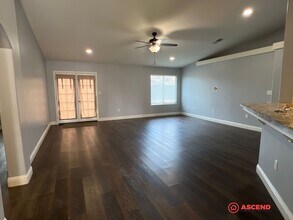 6014 Sarona St in Bakersfield, CA - Building Photo - Building Photo