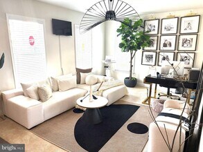 17351 Redshank Rd in Dumfries, VA - Building Photo - Building Photo