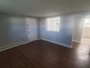 433 B Sea St, Unit 2 in Quincy, MA - Building Photo - Building Photo