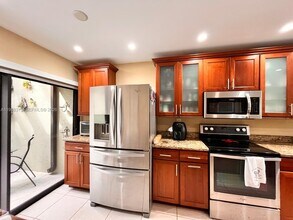 9974 Costa Del Sol Blvd in Doral, FL - Building Photo - Building Photo