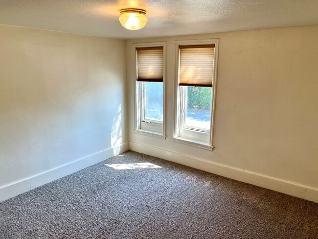 property at 408 E Porter St