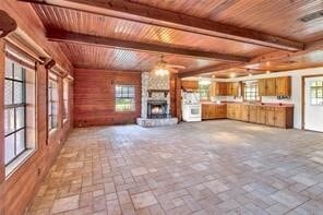 property at 9504 Quaker Ct