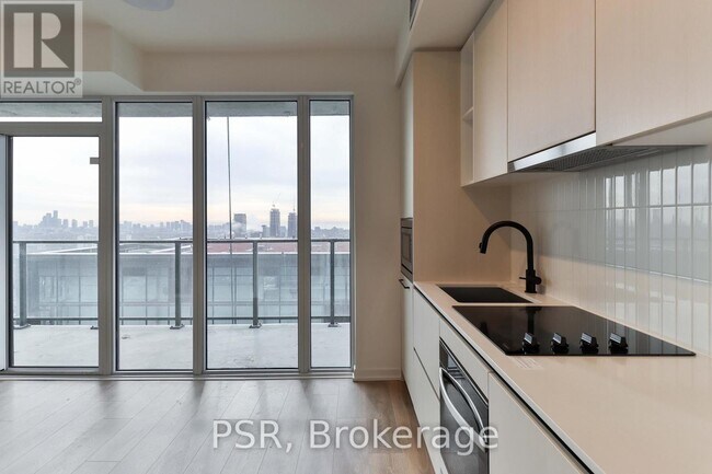 1285 Dupont St in Toronto, ON - Building Photo - Building Photo