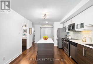 1169 Queen St W in Toronto, ON - Building Photo - Building Photo