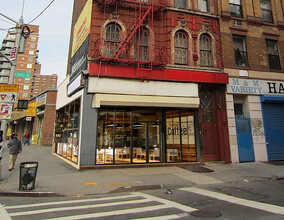 6 Avenue B in New York, NY - Foto de edificio - Building Photo