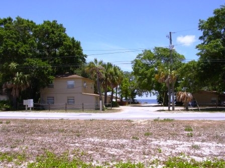 6411 Oakshore Dr in Panama City, FL - Foto de edificio - Building Photo