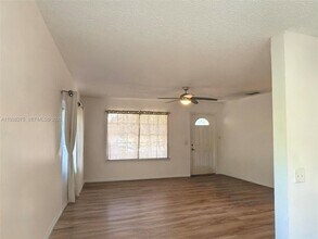 2671 NW 87th Ln in Sunrise, FL - Building Photo - Building Photo