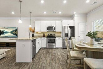 2070 Ravencliff Dr in Austell, GA - Foto de edificio - Building Photo