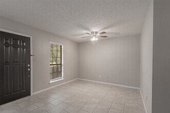 3011 Sand Dr in Huntsville, TX - Building Photo - Building Photo