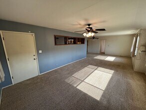 228 W Teapot Dome Ave in Porterville, CA - Building Photo - Building Photo