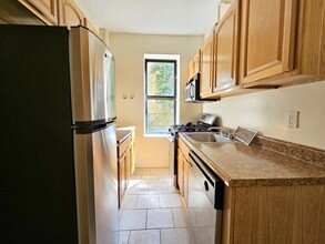 850 W 176th St in New York, NY - Building Photo - Building Photo