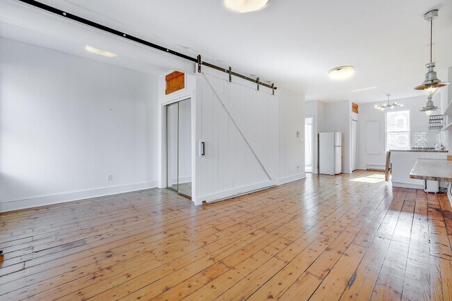 223 8th St in Jersey City, NJ - Building Photo - Building Photo